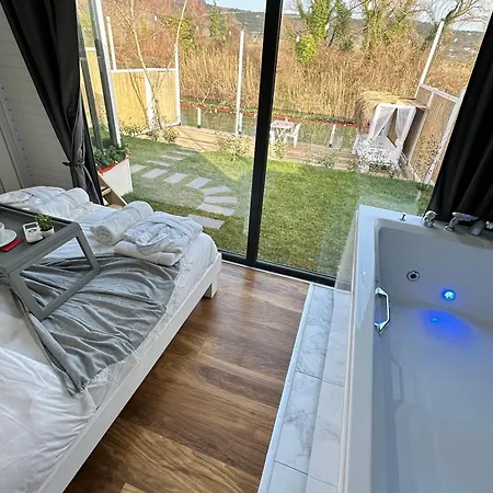 Nehir Kenari Tinyhouse Jakuzili